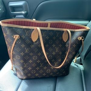My bag is not for sale since the person scammed me